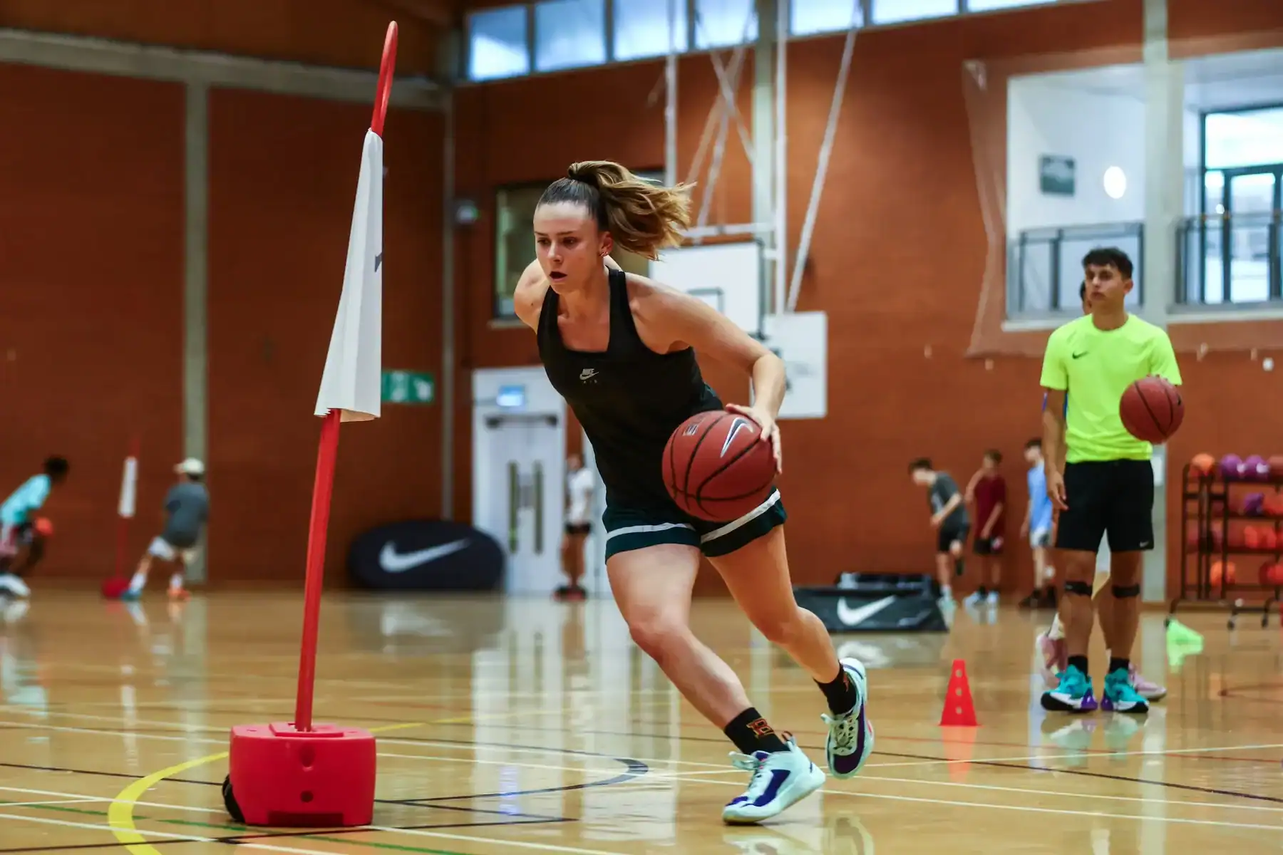 campamentos de verano en Inglaterra baloncesto