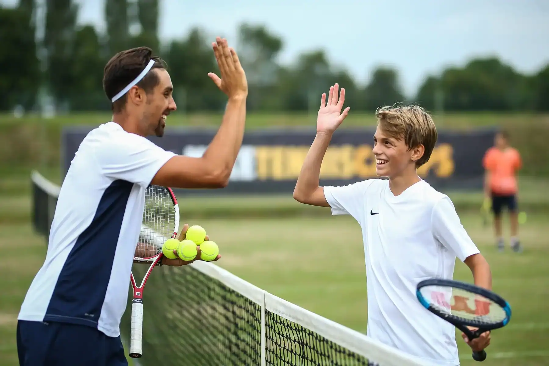 campamentos de verano en Inglaterra tenis