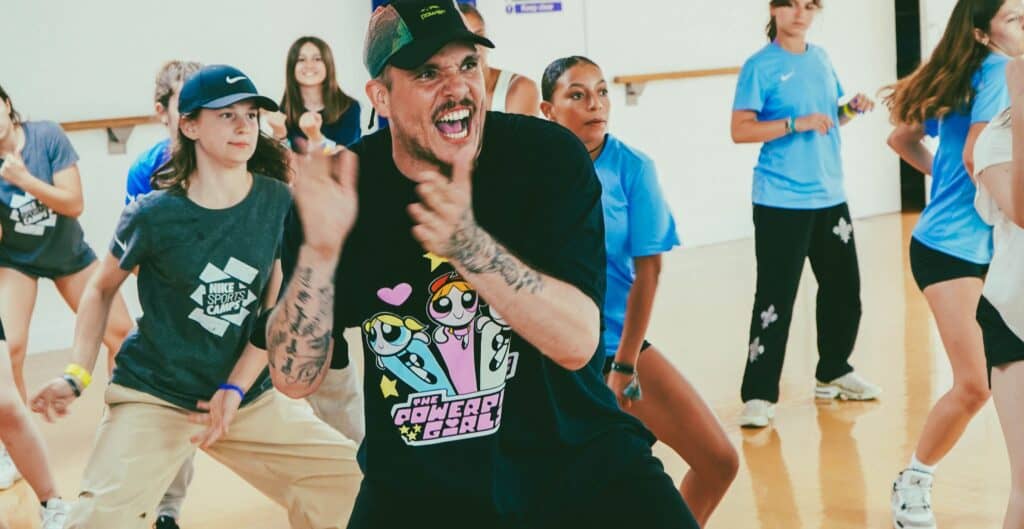 campamento-verano-Inglaterra-baile-chicos-y-chicas